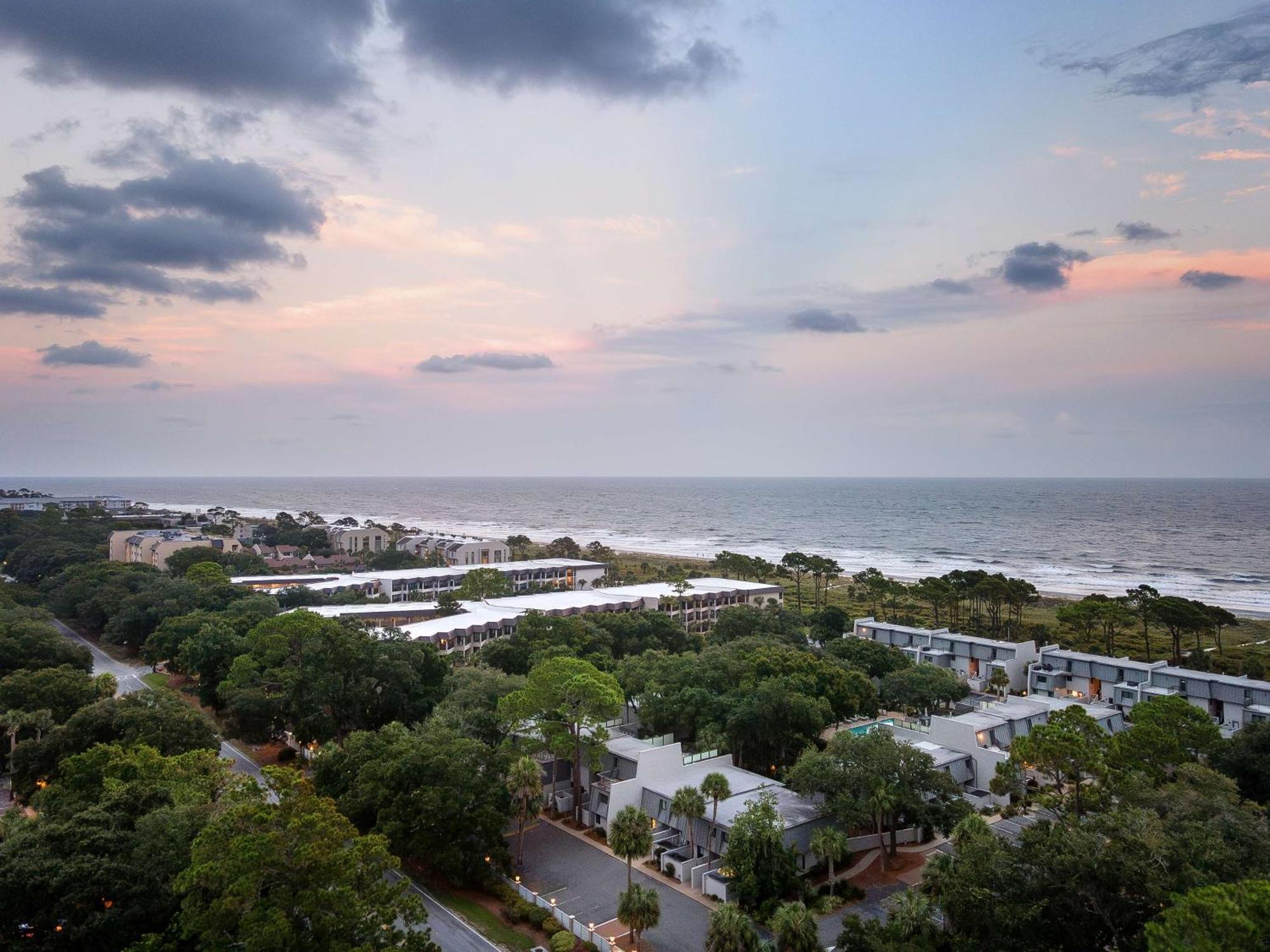 Doubletree By Hilton Hilton Head Island Hotel Exterior photo